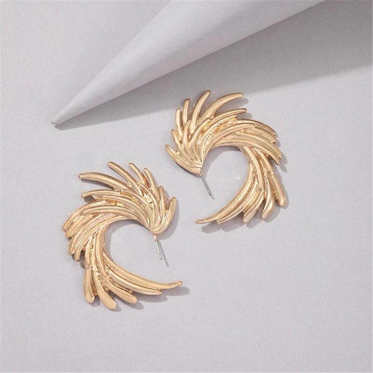 Gold Saçaklı Kıvrımlı Halka Küpe