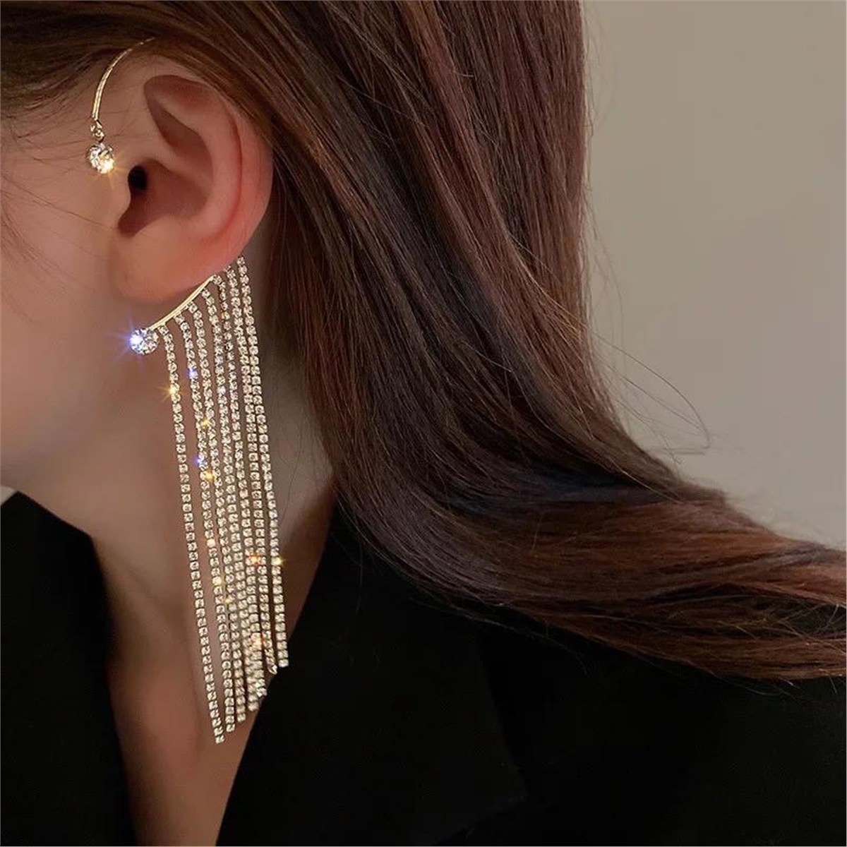Gold Taş Sallantılı Sol Kulak Aksesuarı