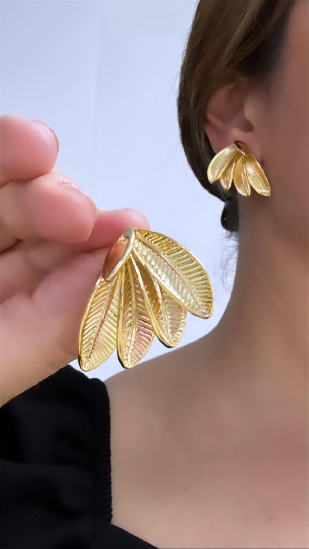 Gold Yaprak Küpe