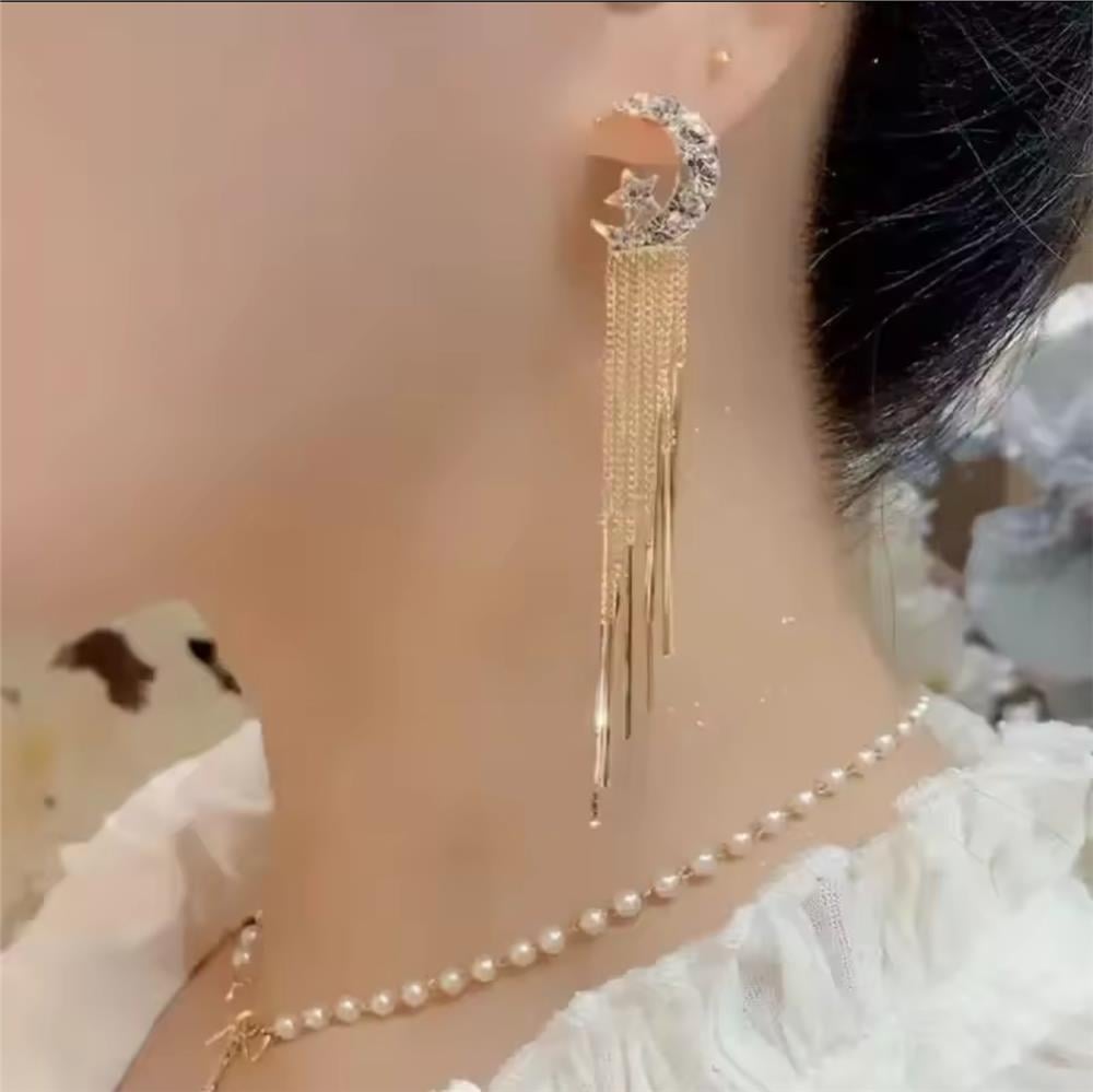 Gold Zincir Sallantılı Kristalli Ay Küpe
