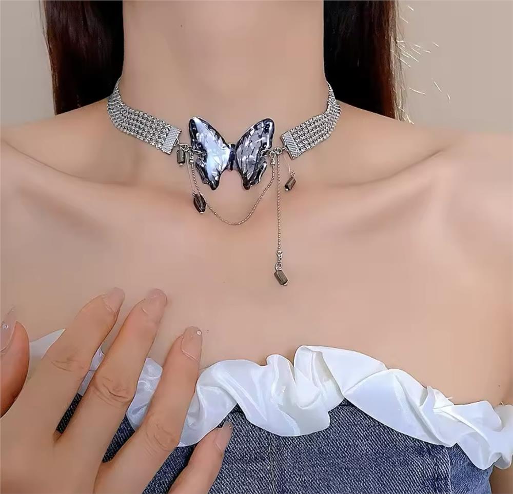 Gri Kelebekli Silver Kolye