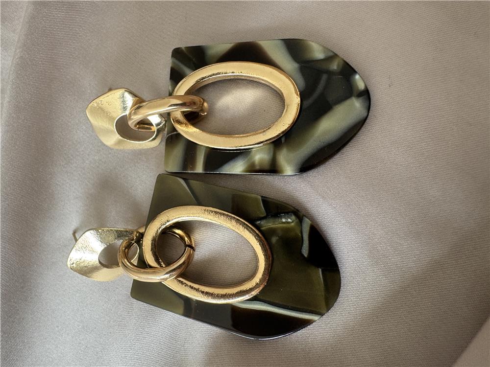 Haki Boncuklu Gold Tasarım Küpe