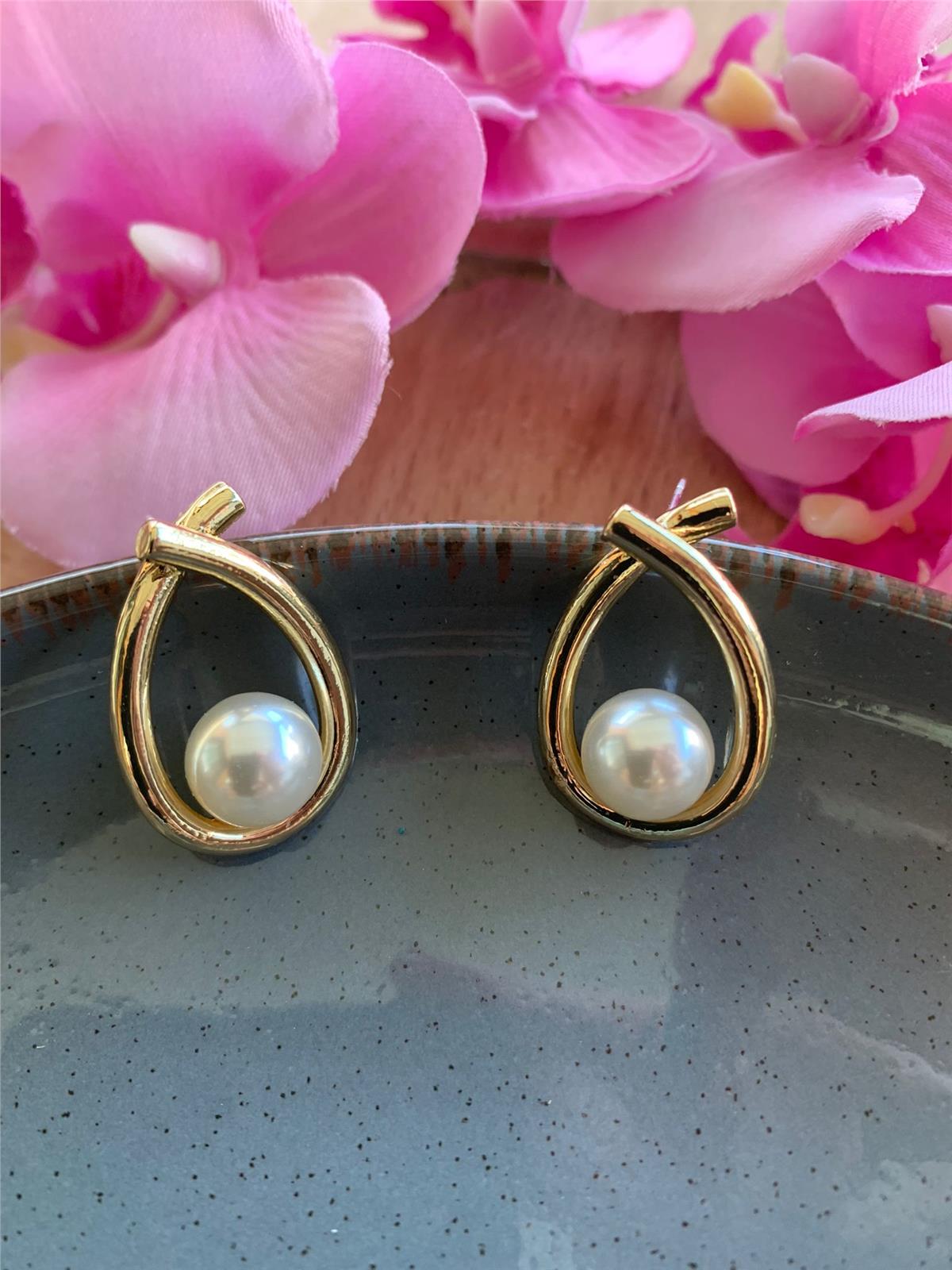 İncili Ters Damla Küpe