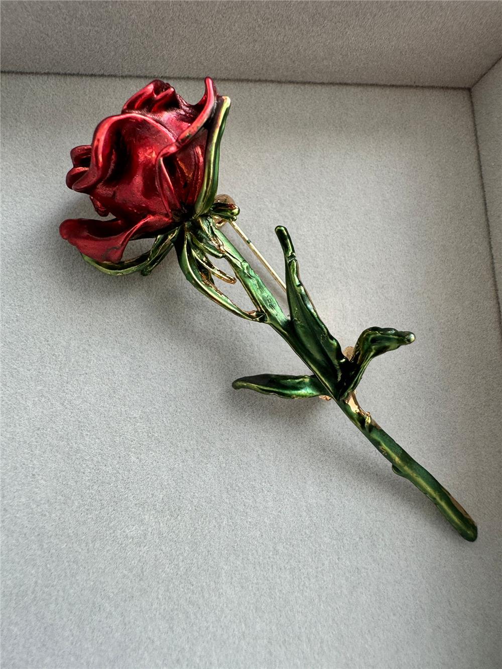 Kırmızı Gül Broş