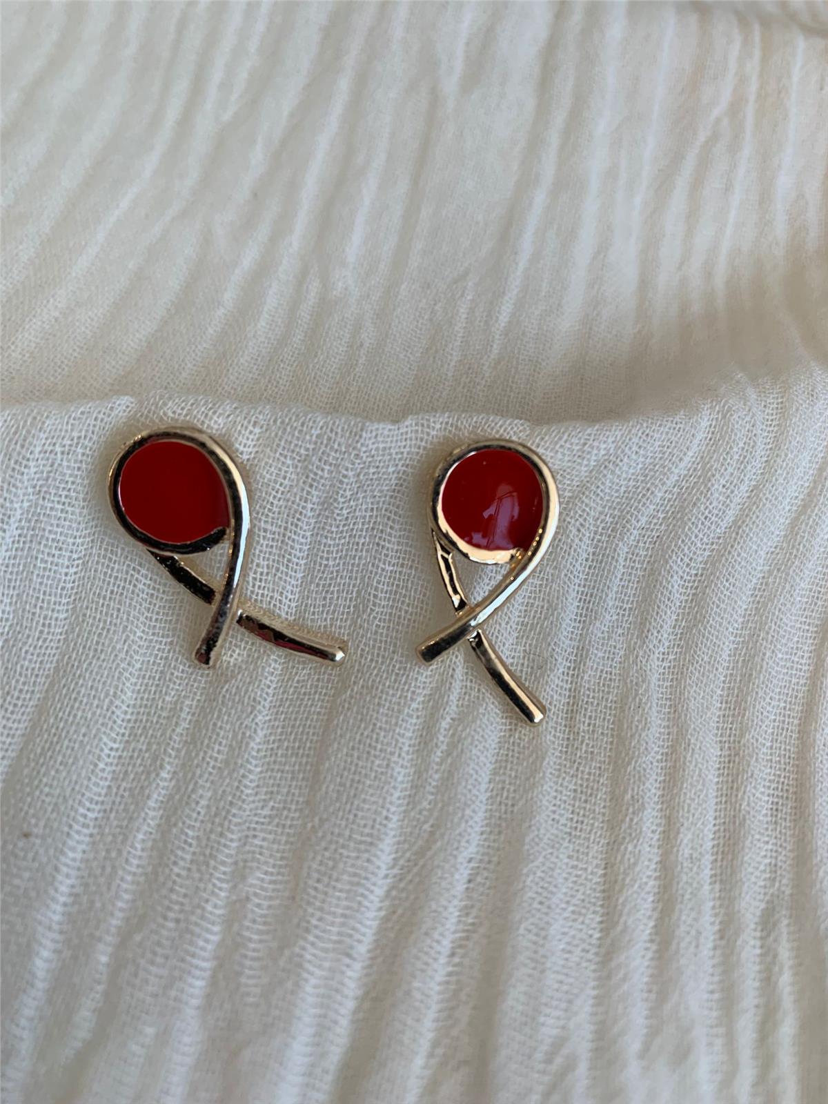 Kırmızı Mineli Balık Küpe