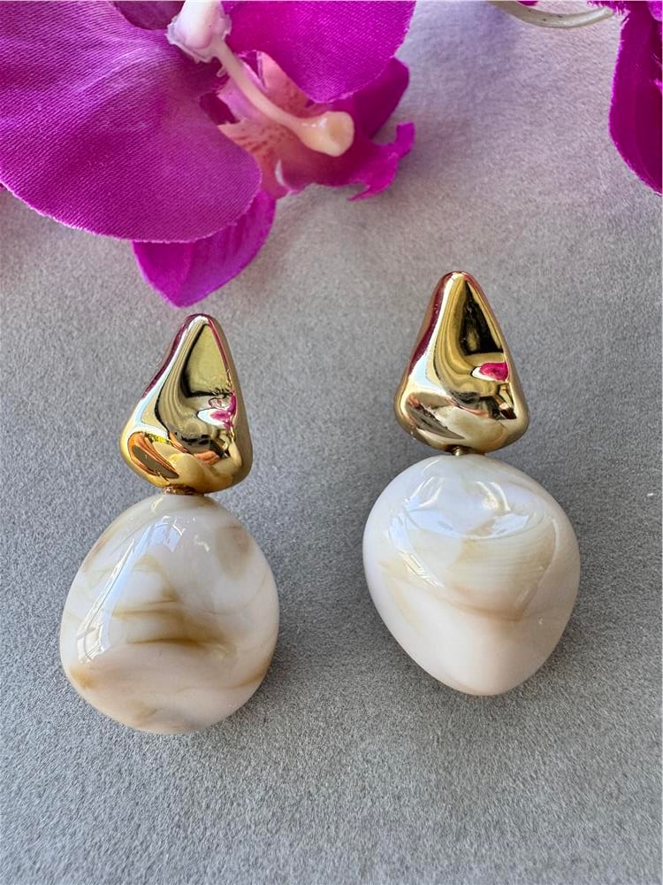 Krem Taşlı Gold Damla Küpe
