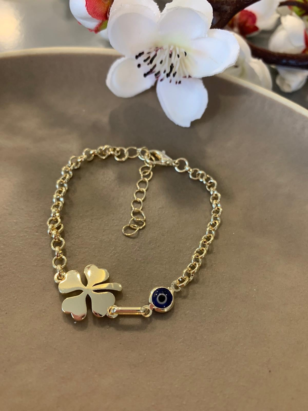 Lacivert Nazar Bocuklu Yonca Şans Bilekliği