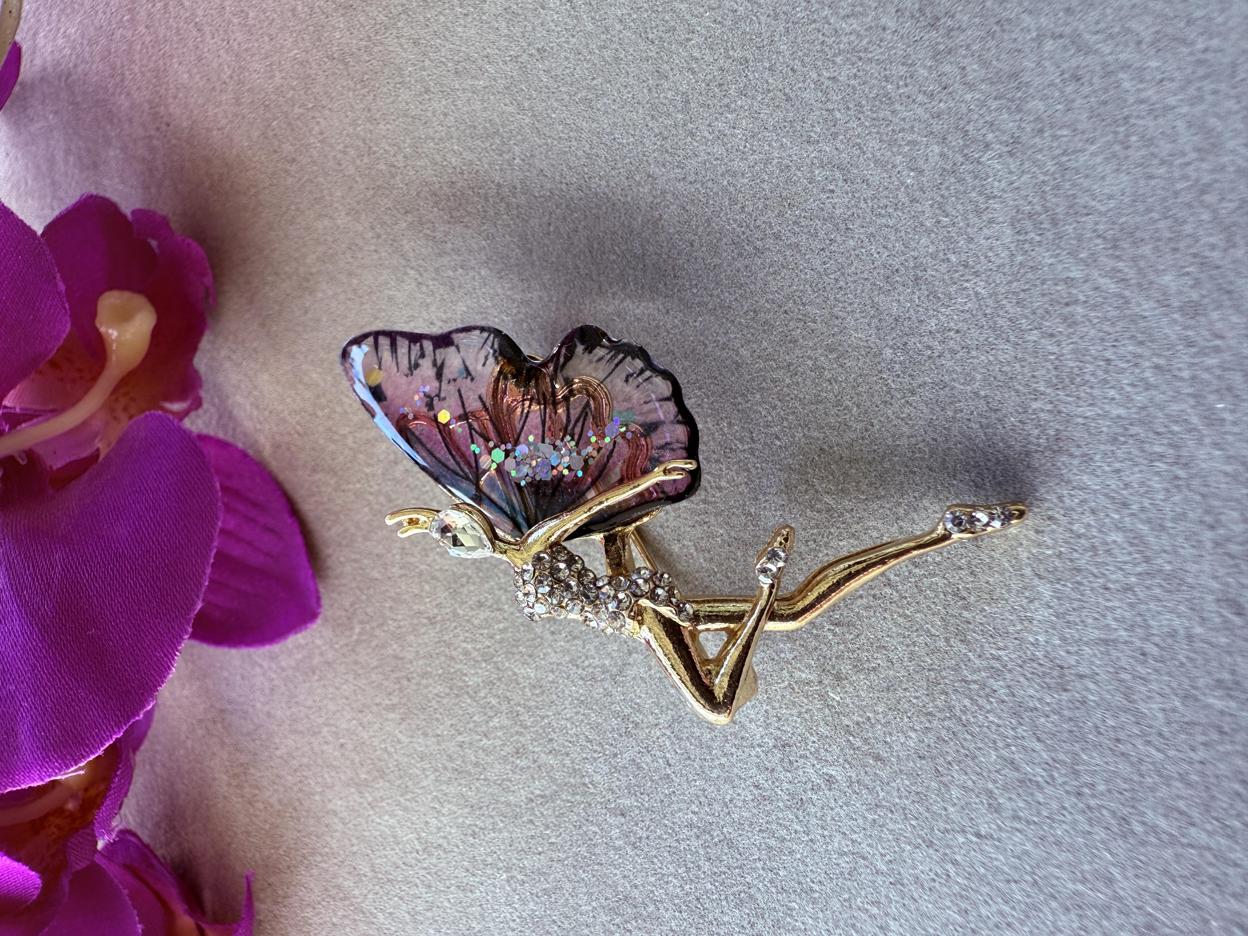 Mor Alacalı Kanatlı Kız Broş