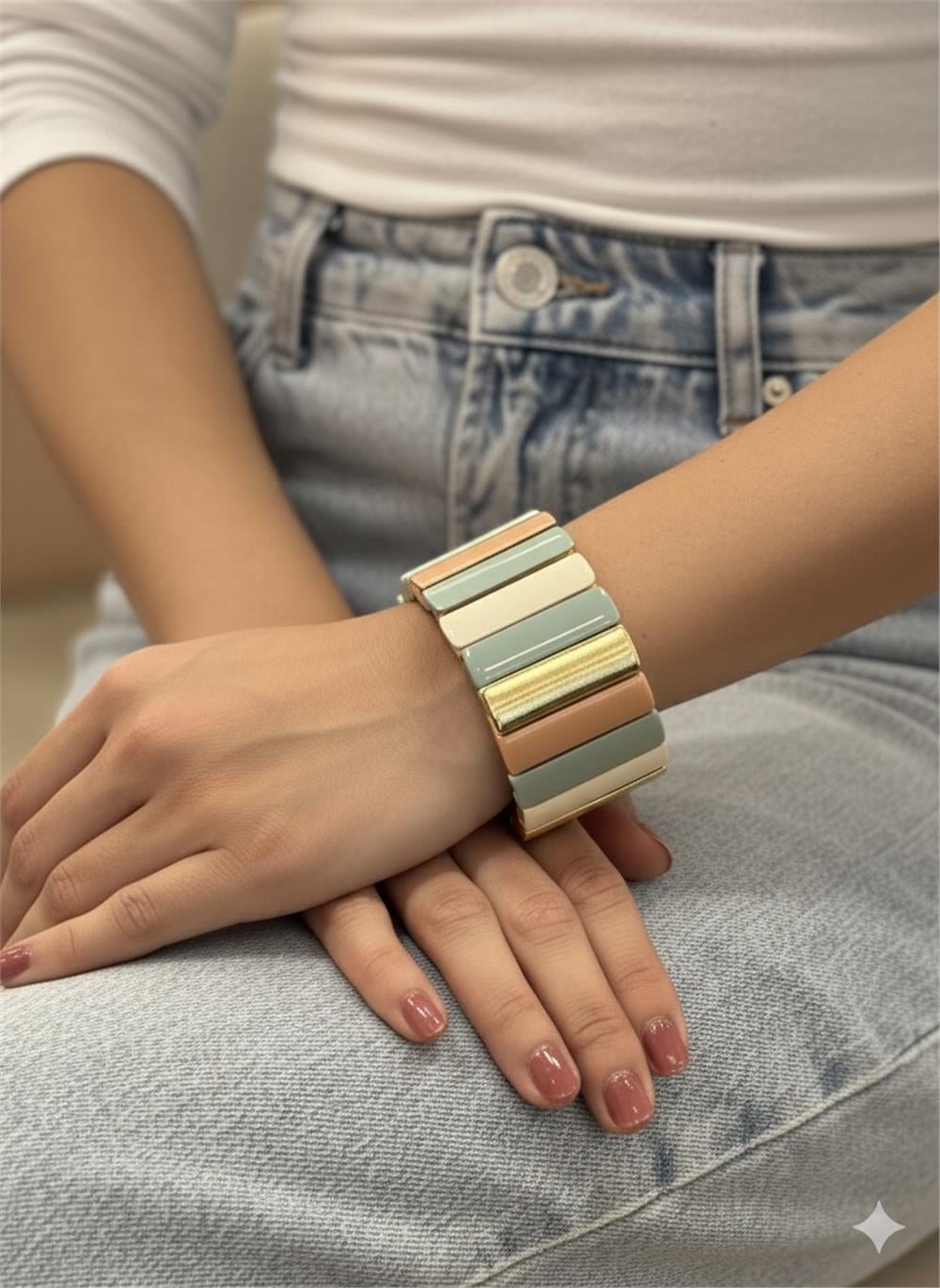 Pastel Tonlu Çok Renkli ve Gold Detaylı Blok Bileklik