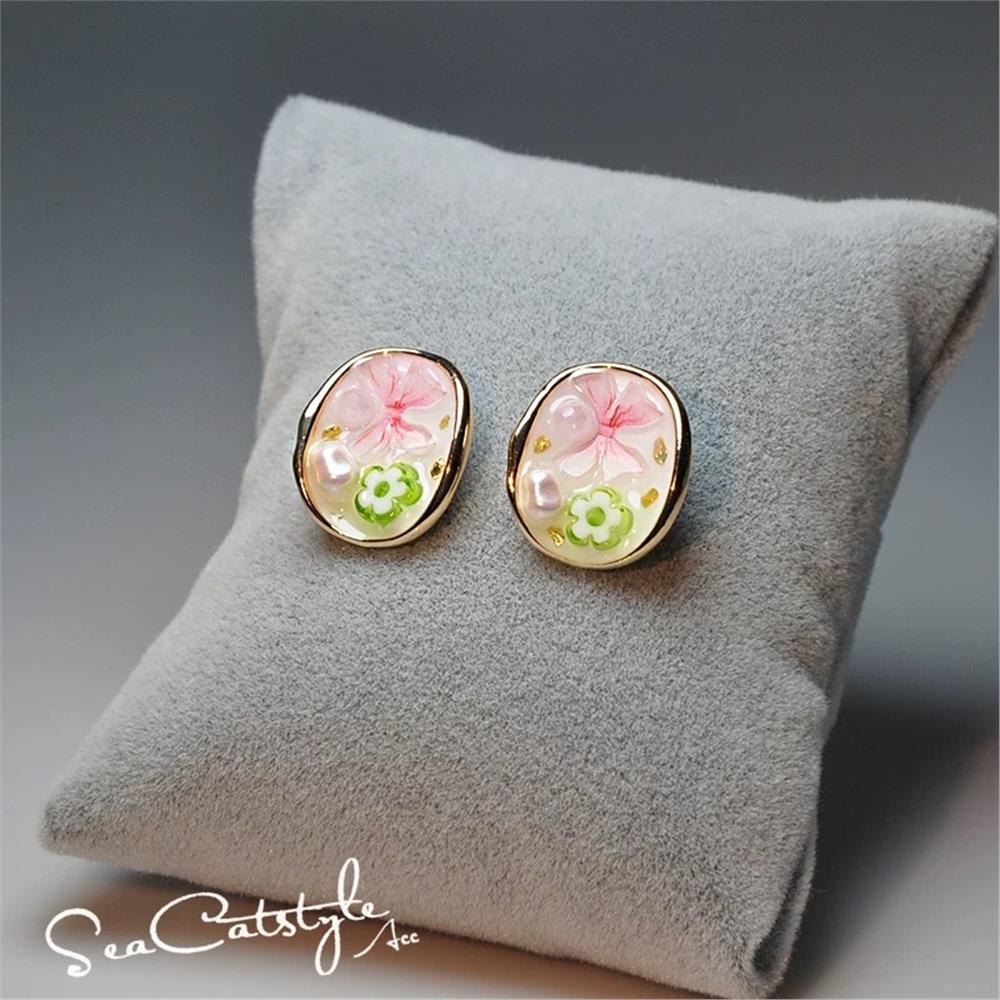 Pembe Çiçek Desenli Küpe