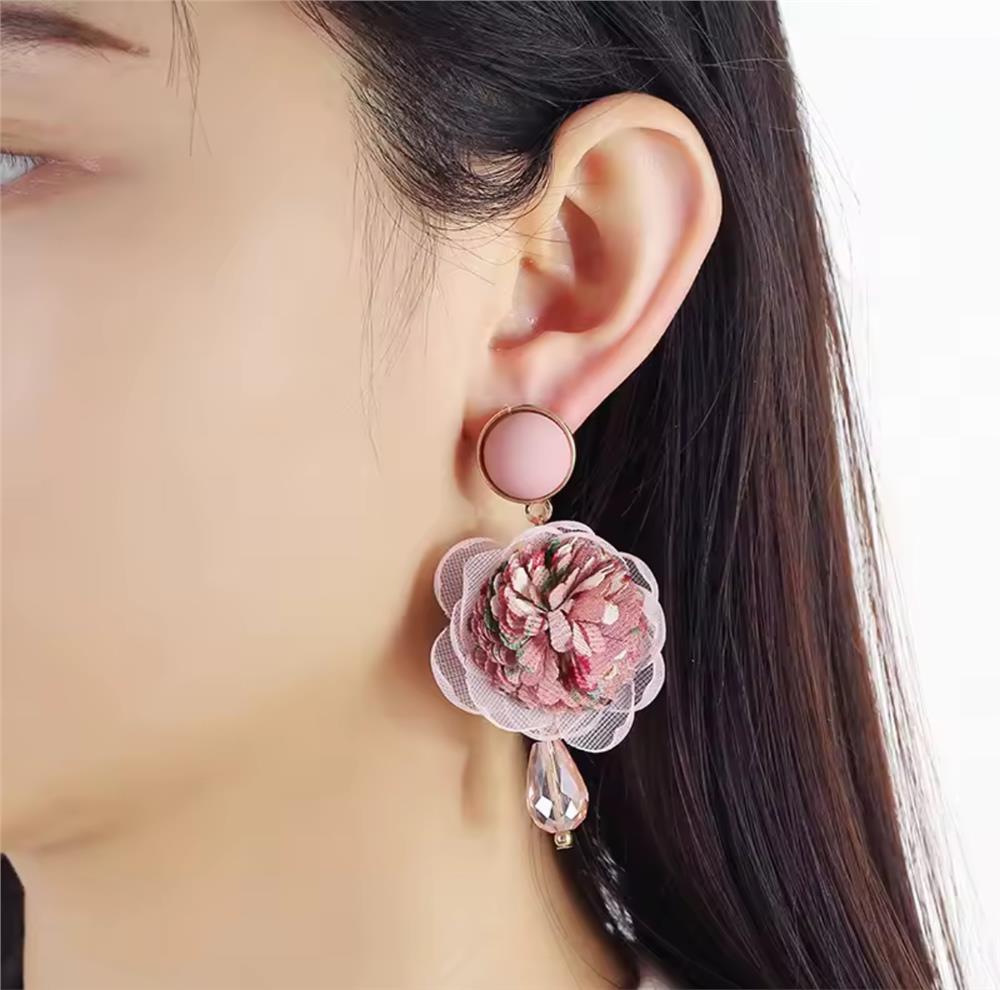 Pembe Çiçekli Damla Boncuklu Küpe