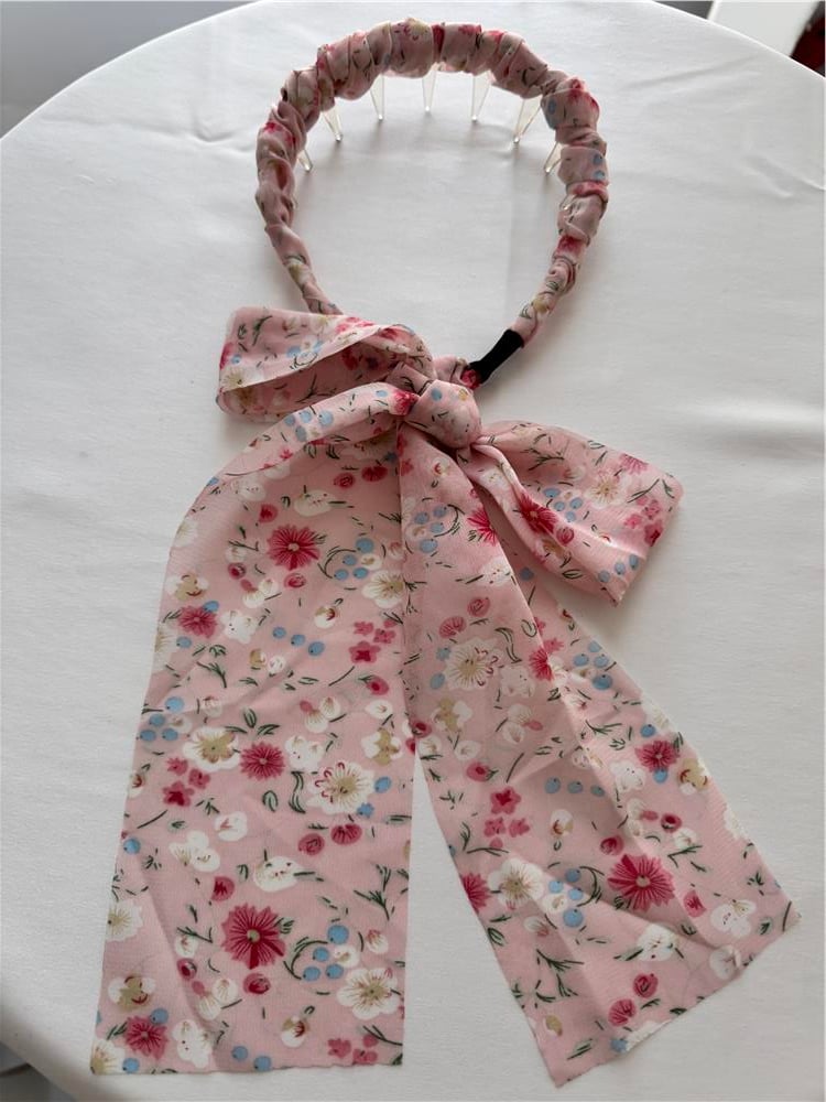 Pembe Fularlı Bağlamalı Taç