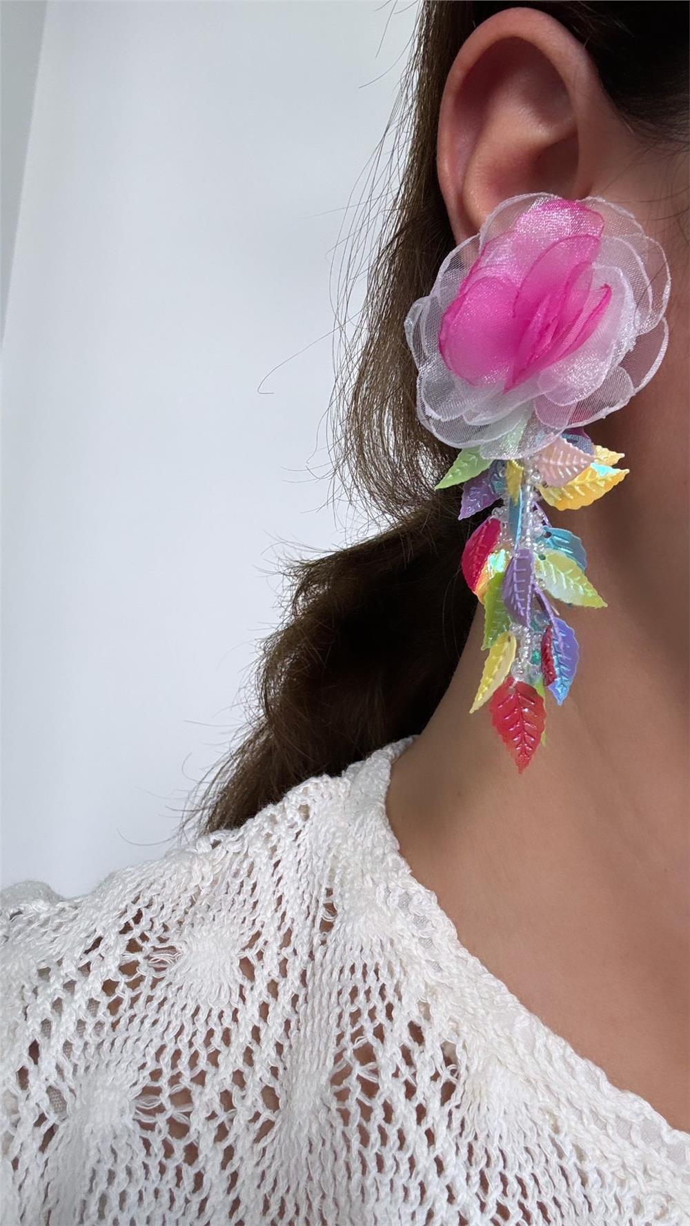 Pembe Organze Çiçekli Renkli Pullu Küpe