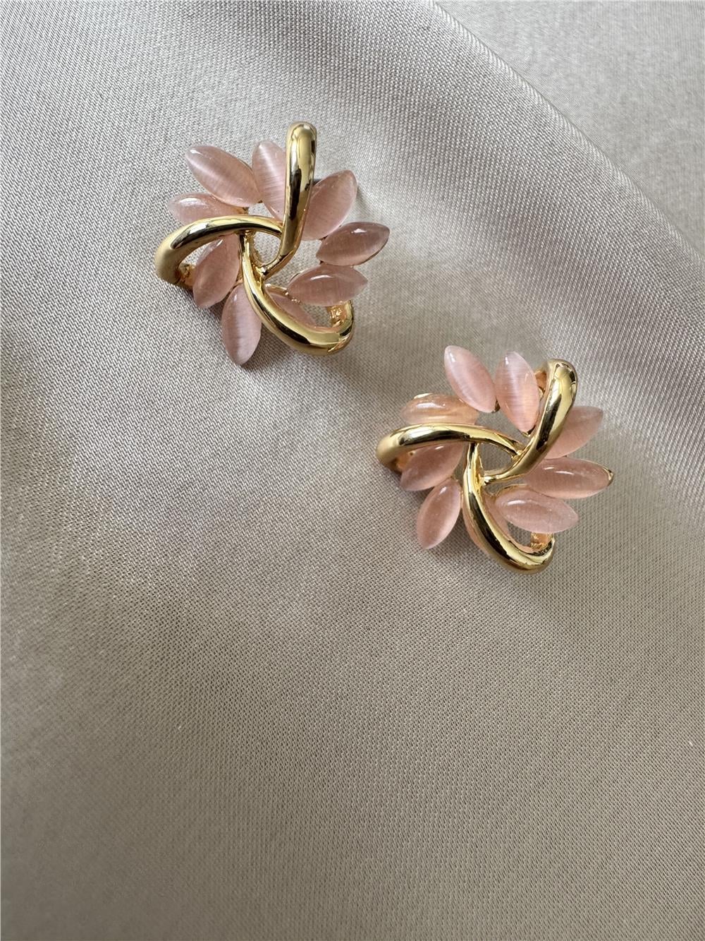 Pembe Sedef Taşlı Çiçek Küpe