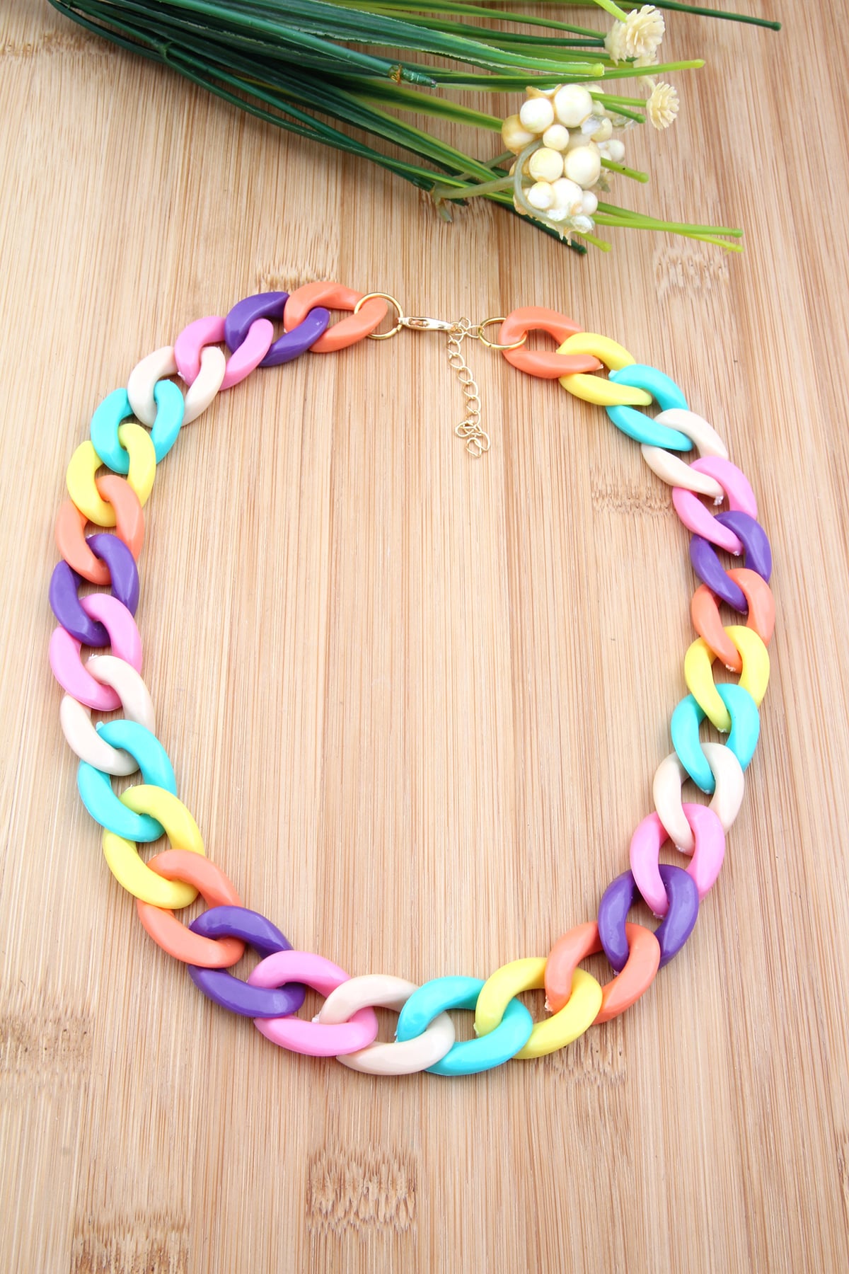 Renkli Akrilik Zincir Kolye