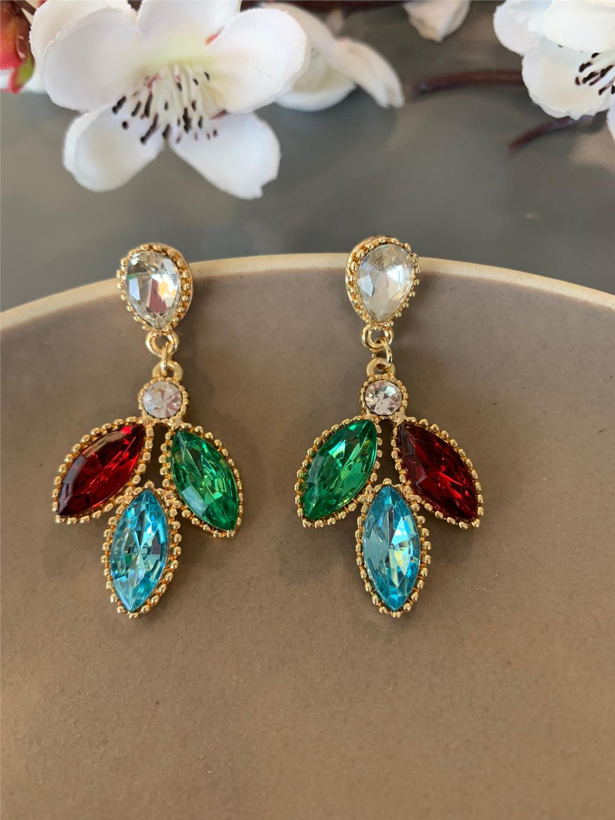 Renkli Taşlı Yaprak Küpe