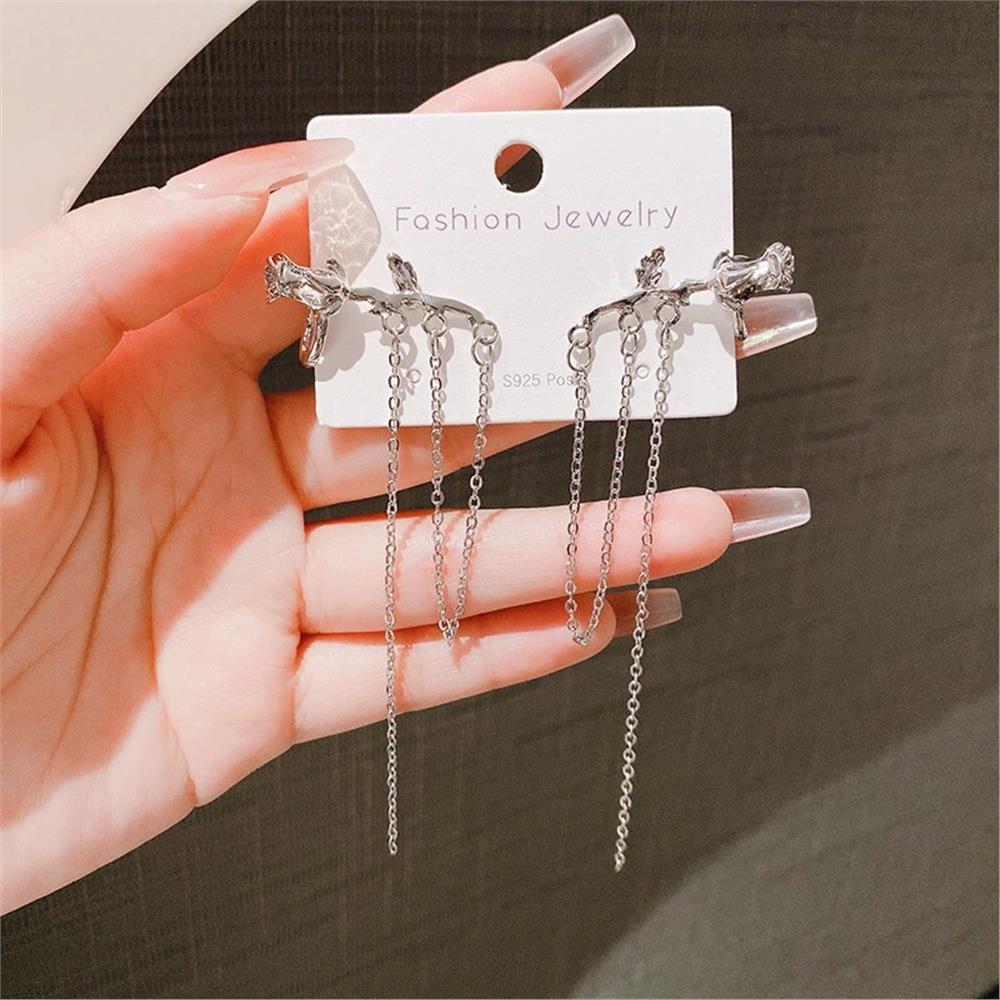 Silver Gül Figürlü Sallantılı Zincirli Küpe