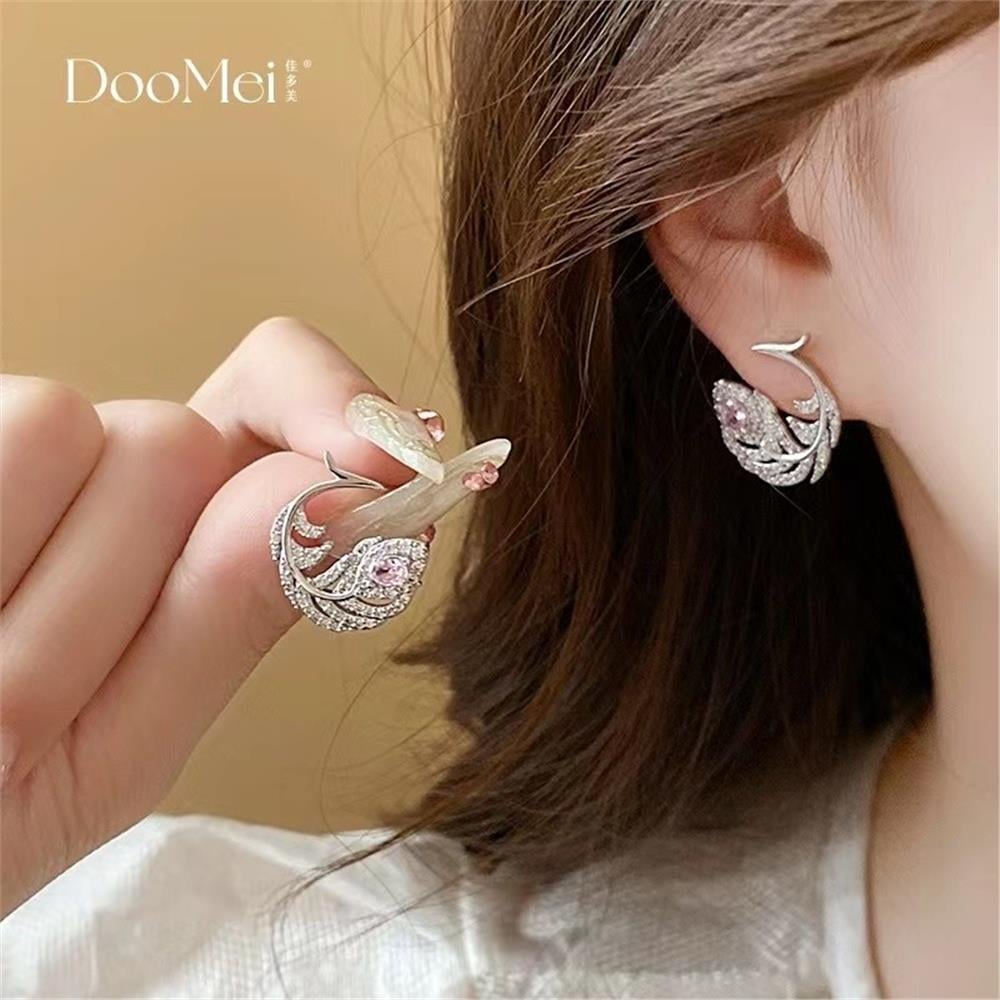 Silver Taşlı Tüy Küpe