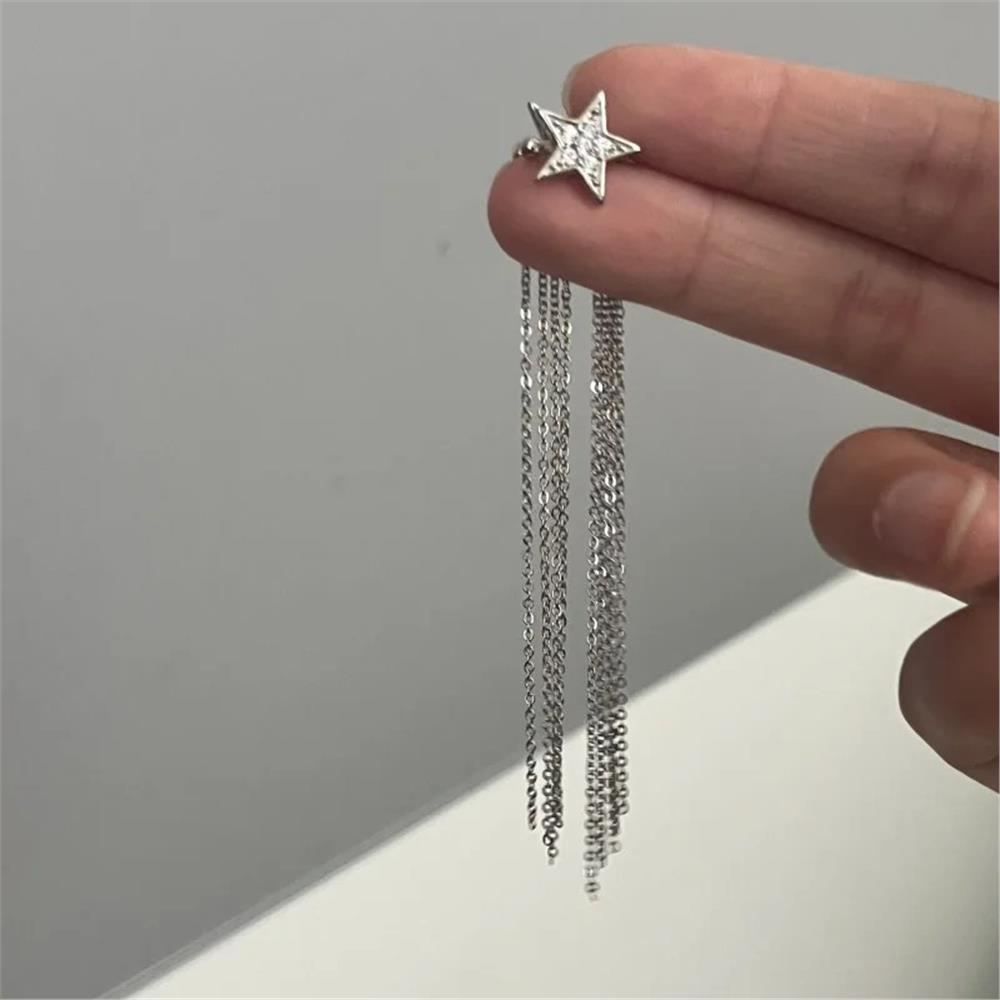 Silver Taşlı Yıldızlı Zincirli Tasarım Küpe