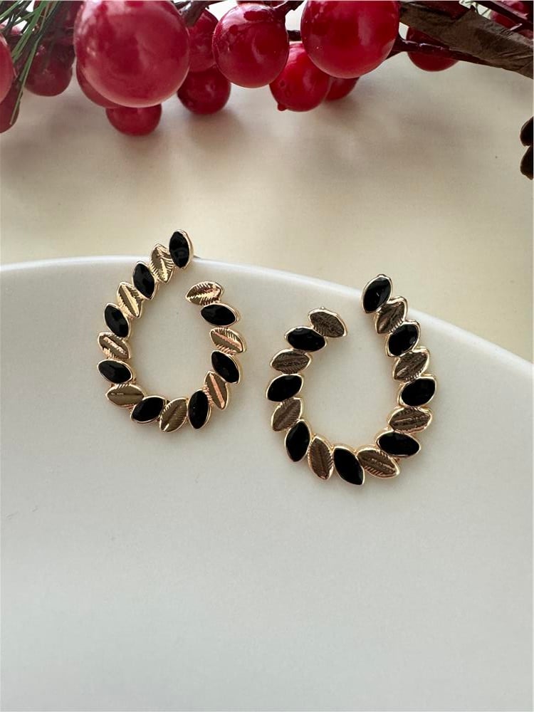 Siyah Gold Yapraklı Kıvrık Küpe