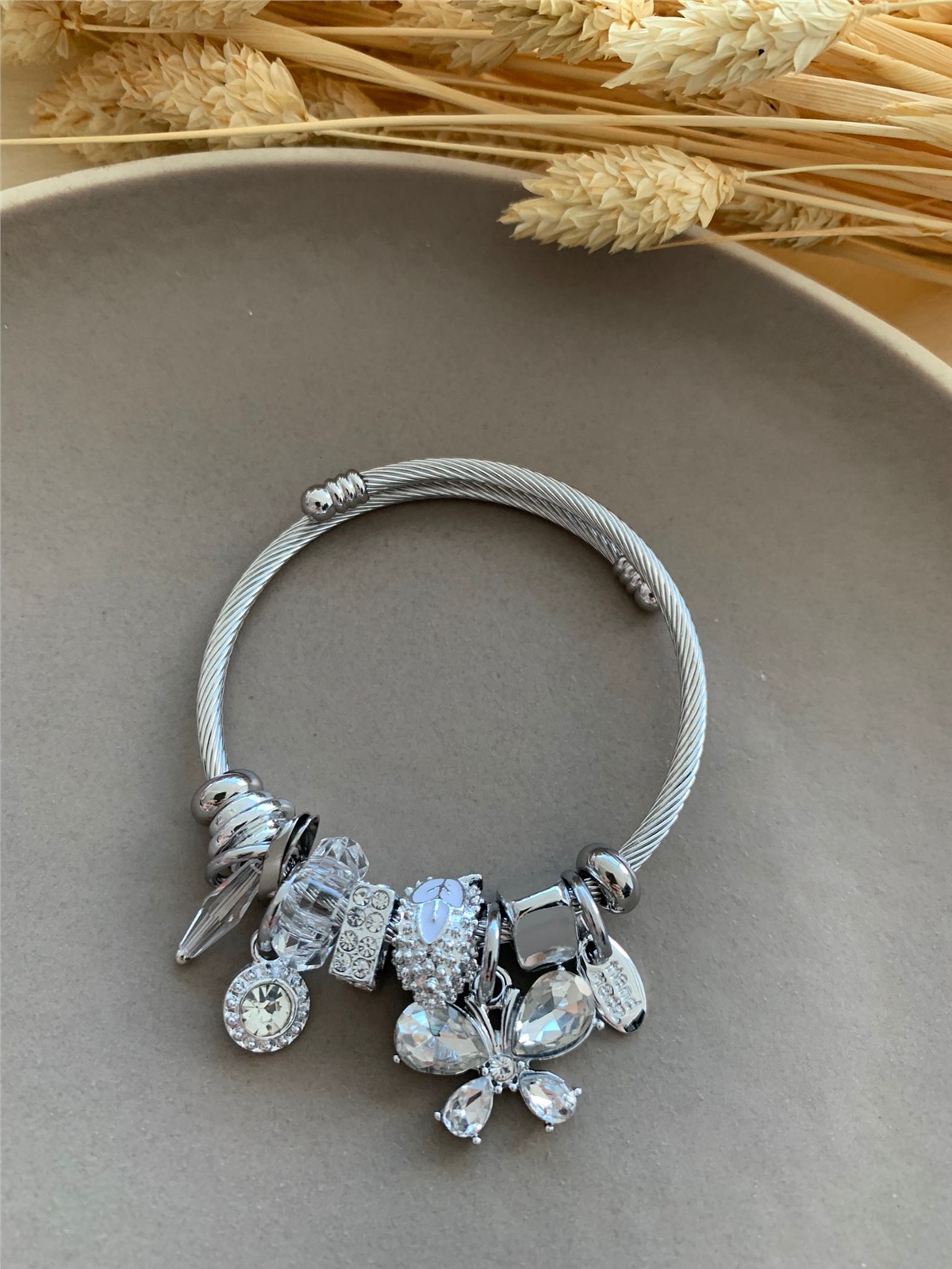 Taşlı Kelebekli Charm Bileklik