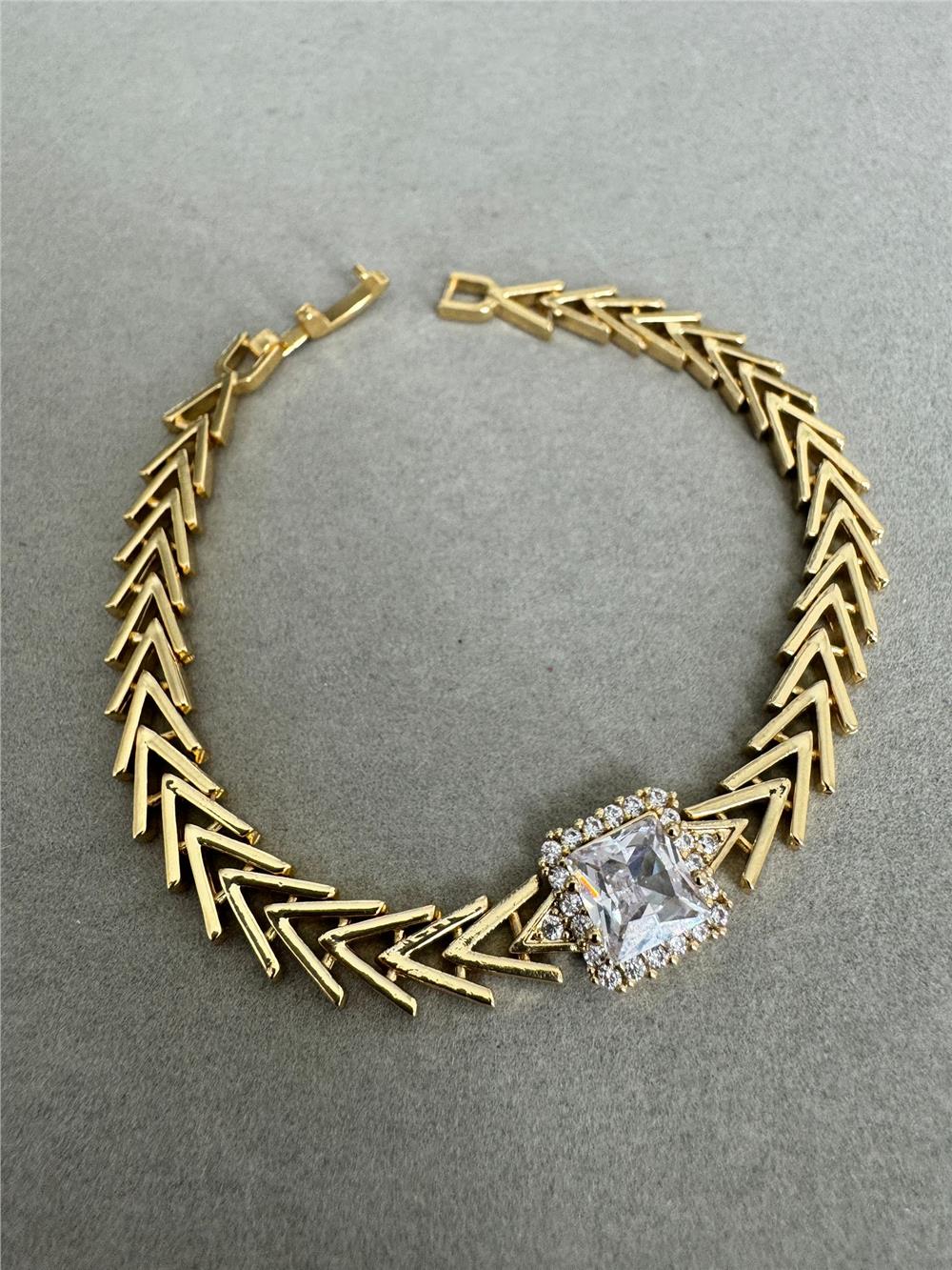 VIP Gold Zirkon Kare Taşlı Balık Sırtı Çelik Bileklik