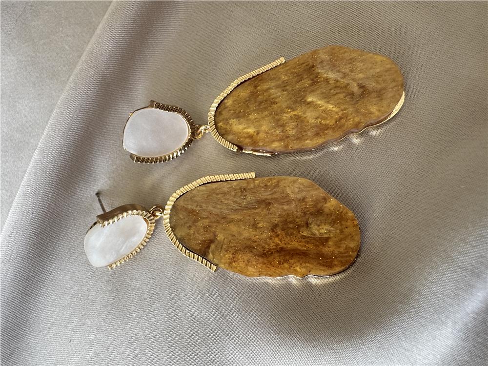 Bal Rengi Simli Küpe