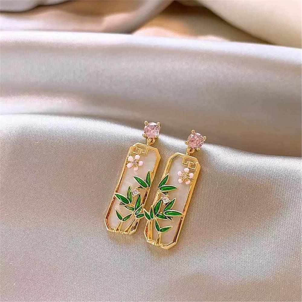 Bambu Yaprak ve Çiçek Desenli Dikdörtgen Küpe