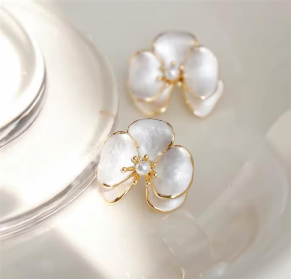 Beyaz İncili Orkide Küpe