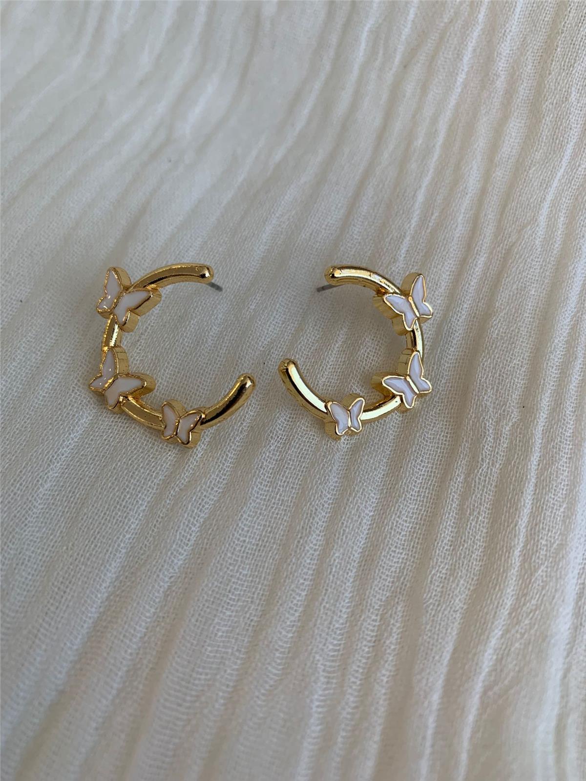 Beyaz Kelebekli Ay Küpe