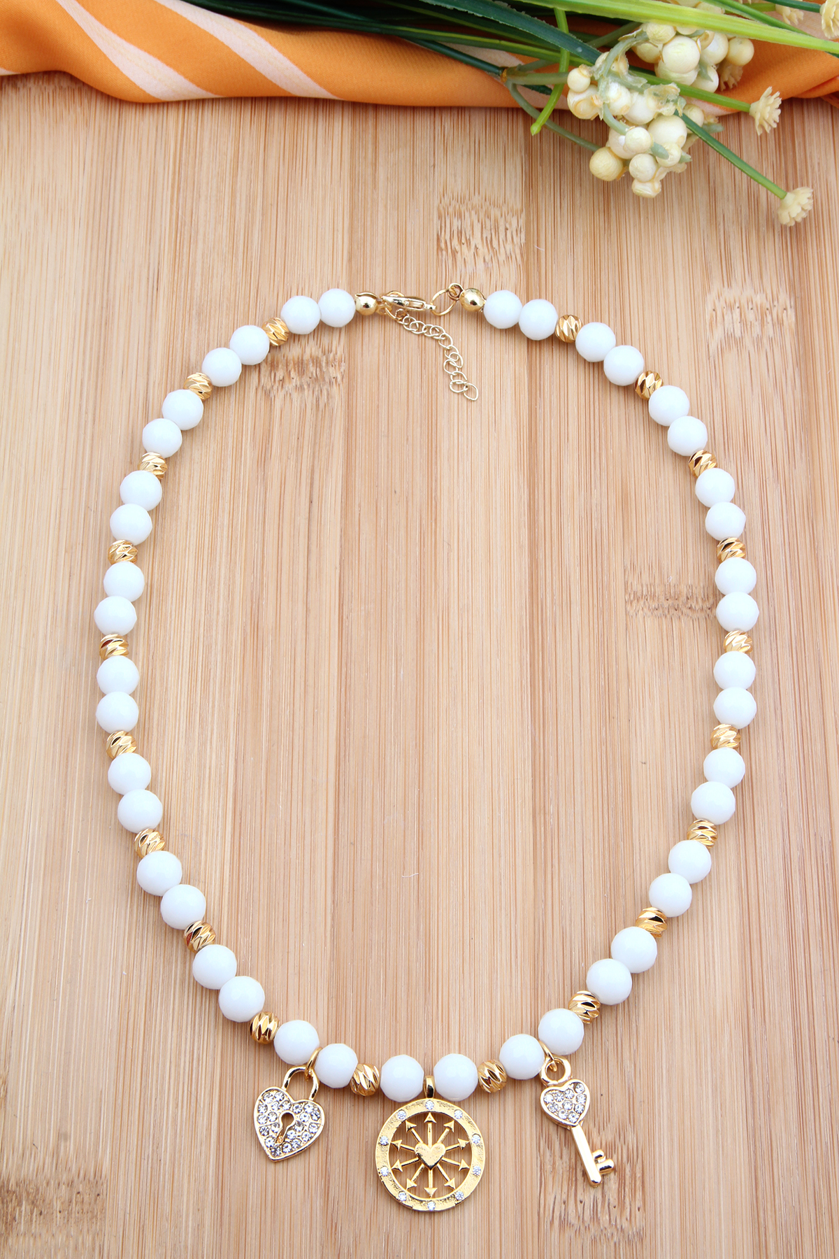 Beyaz Kuvars Taşlı Kalp Anahtar Kilit Figürlü Charm Kolye