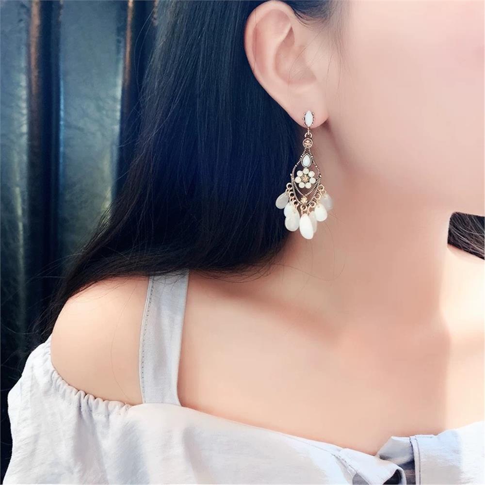 Beyaz Pullu Salantılı Etnik Küpe