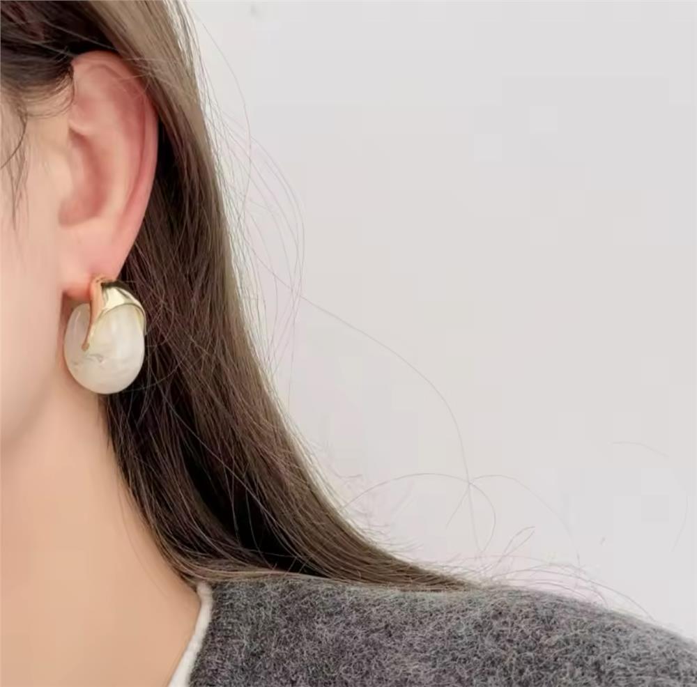 Beyaz Sedefli Kemik Halka Küpe