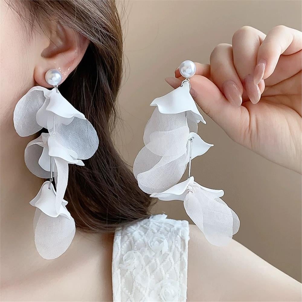 Beyaz Yapraklı Uzun Küpe