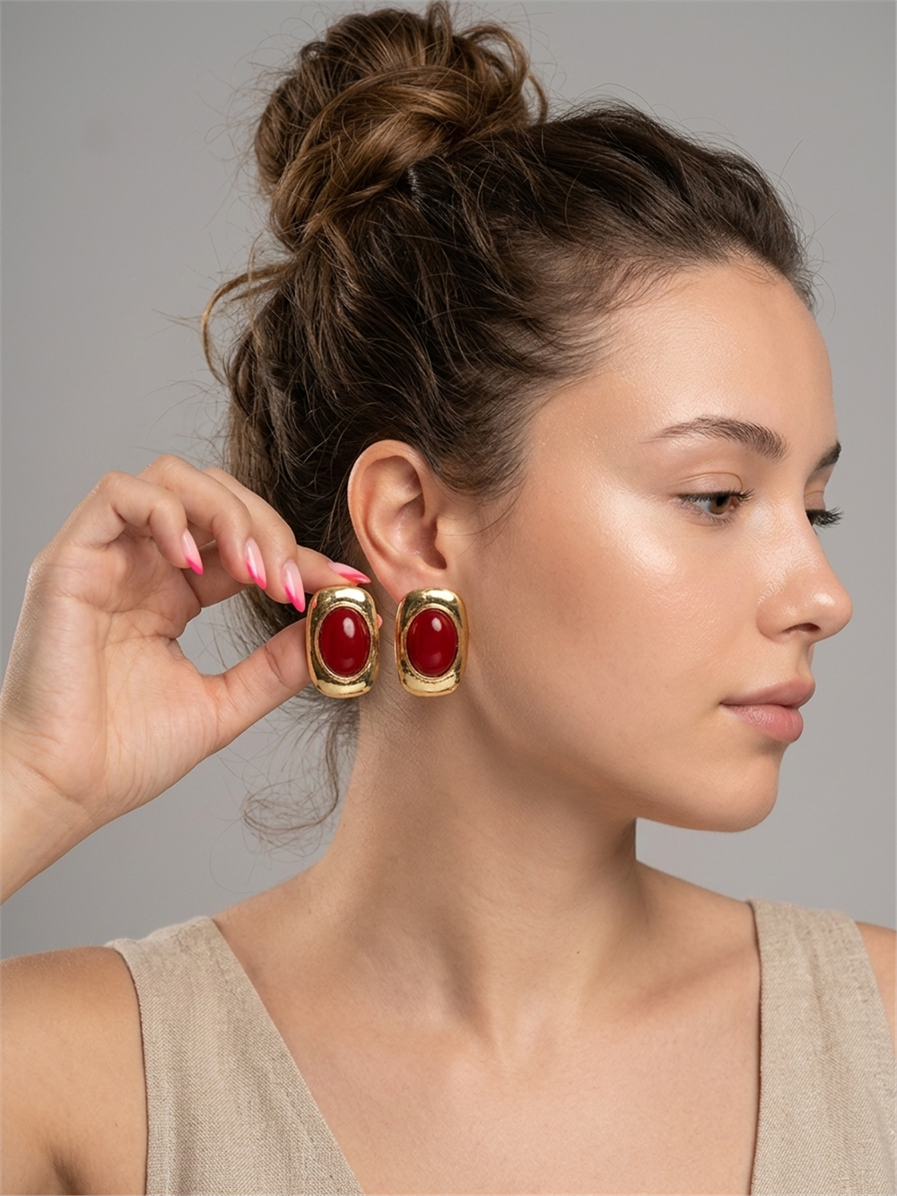 Bordo Taşlı Gold Çerçeveli Büyük Oval Küpe