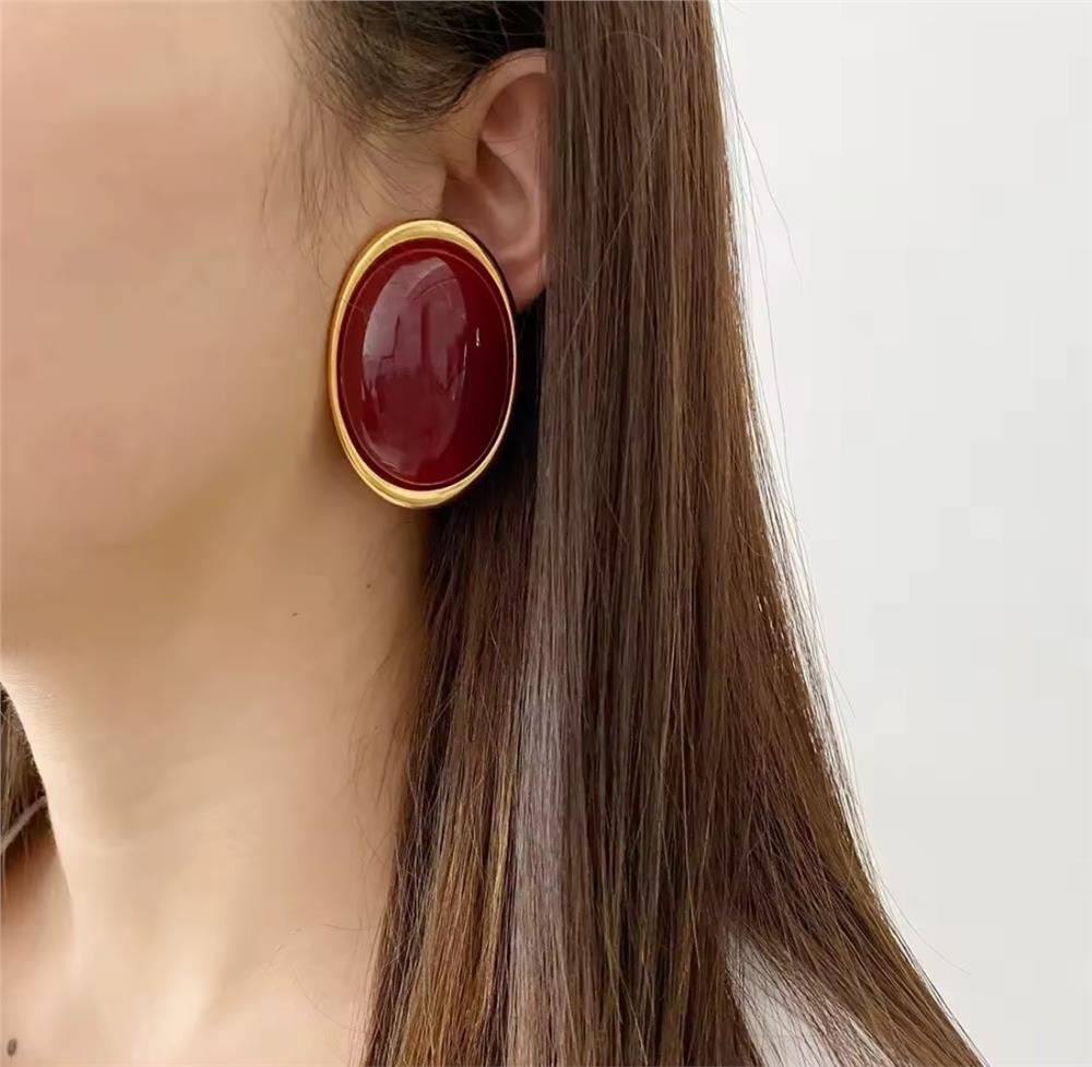 Büyük Oval Bordo Taşlı Küpe