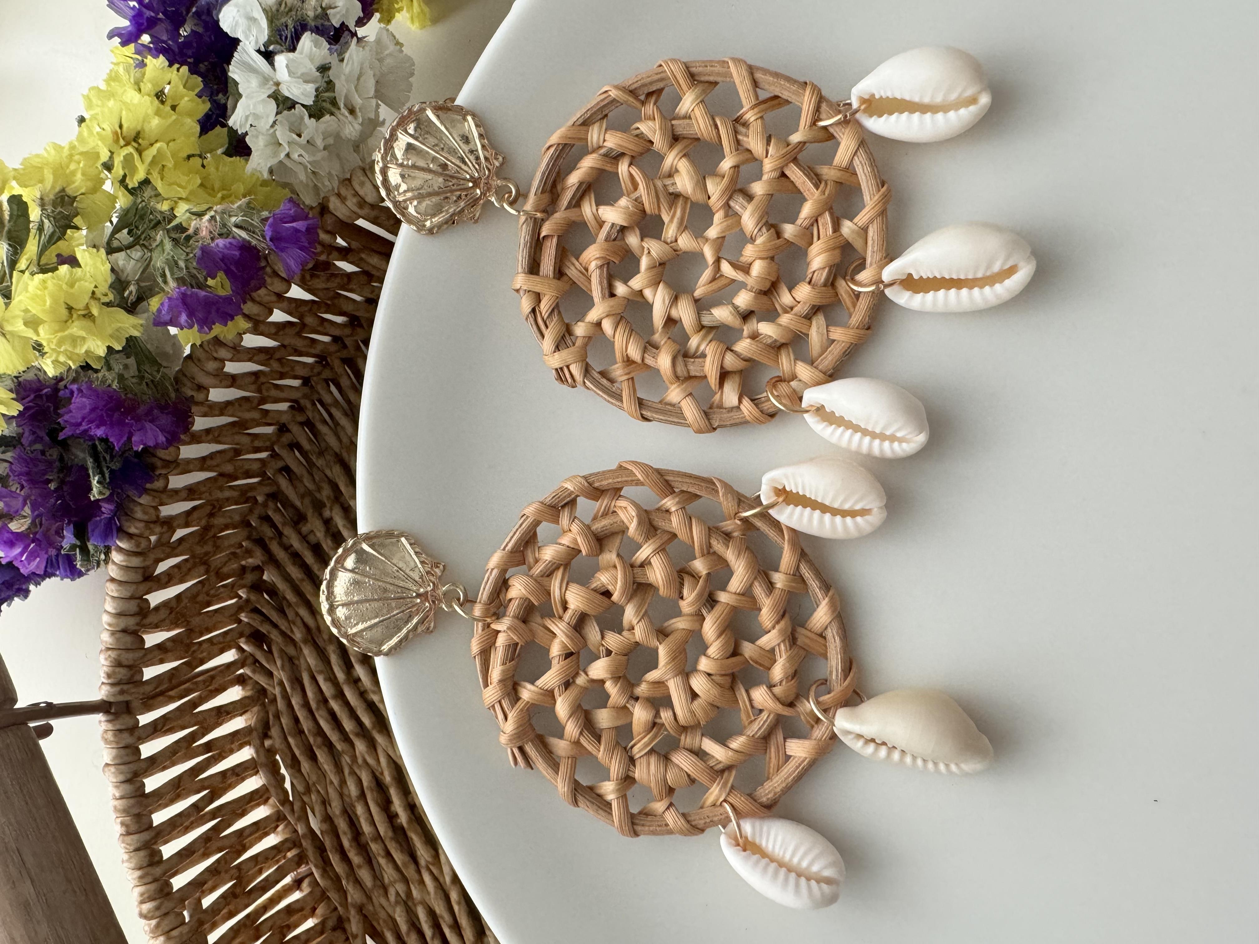 Deniz Kabuklu Hasır Örgü Küpe