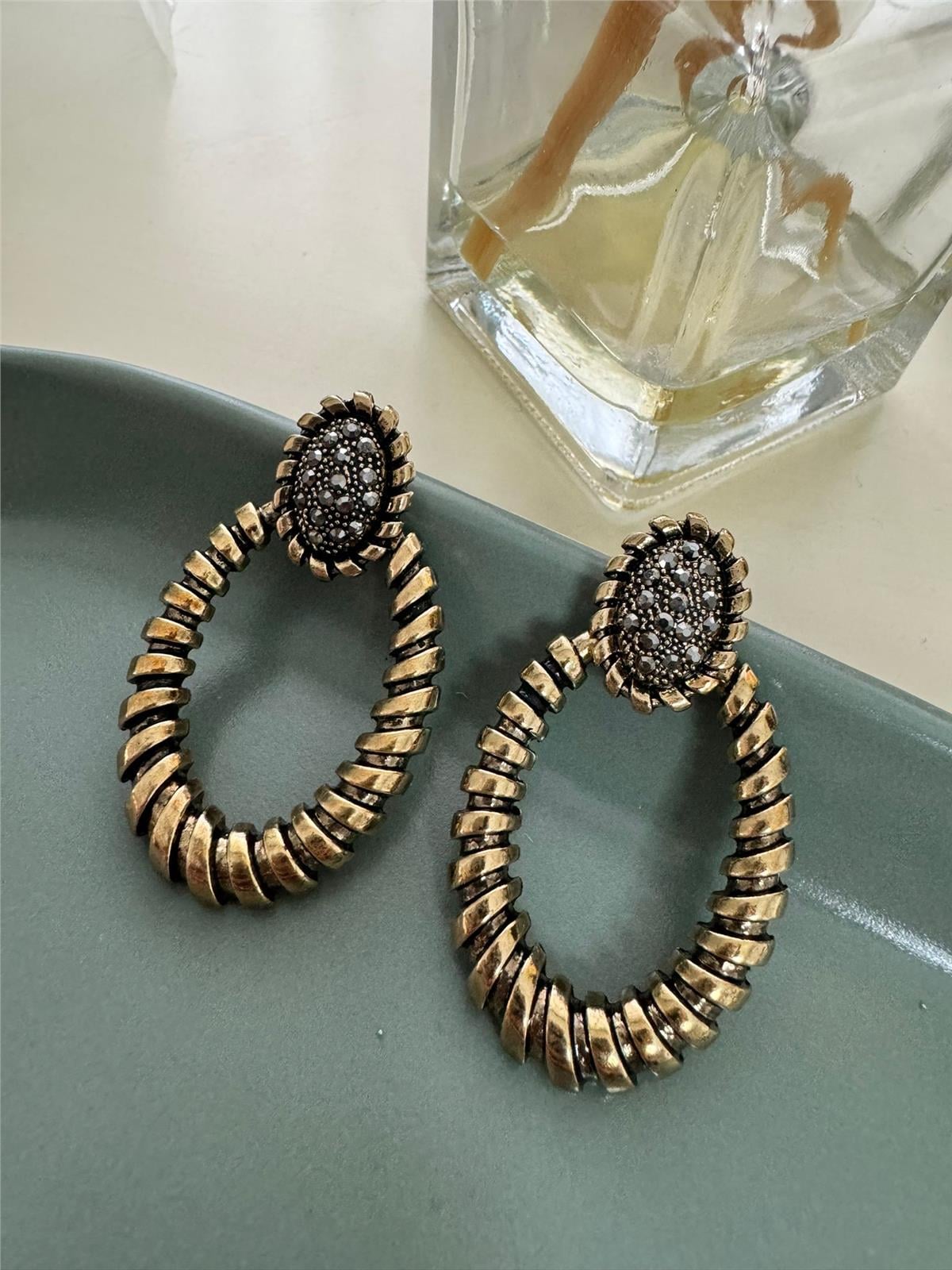 Füme Taşlı Bronz Oval Küpe