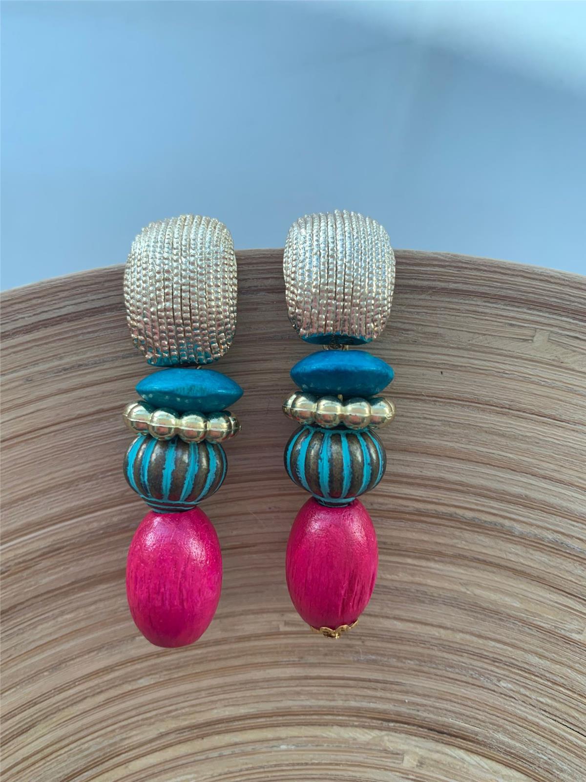 Fuşya Yeşil Ahşap Boncuklu Tasarım Küpe