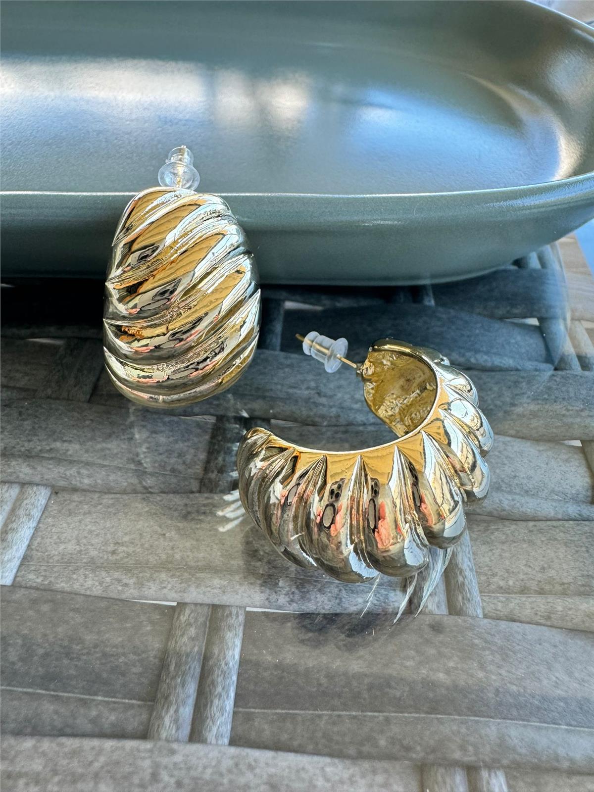 Gold Büyük Burgulu Halka Küpe