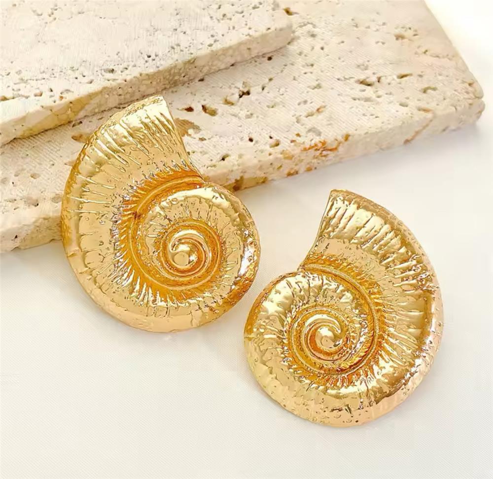 Gold Büyük Deniz Kabuğu Küpe