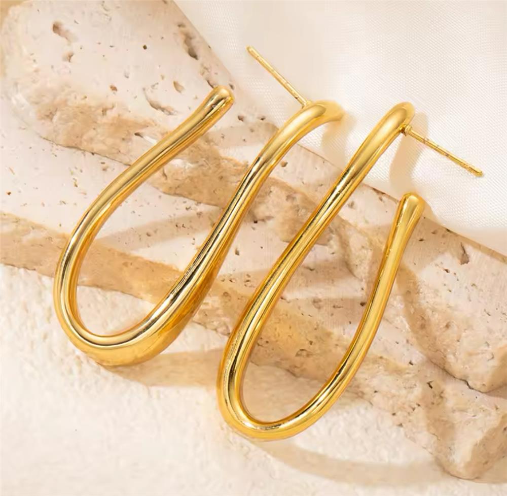 Gold Çelik Kıvrımlı Halka Küpe
