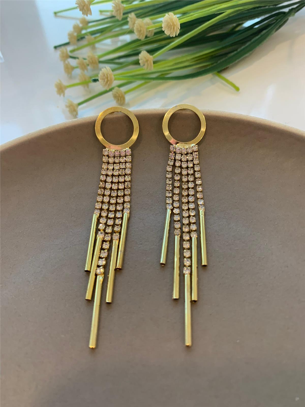 Gold Çubuklu Kristalli Sallantılı Küpe