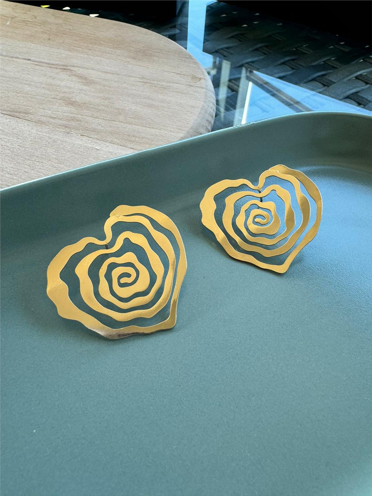 Gold Helezonik Kalp Küpe
