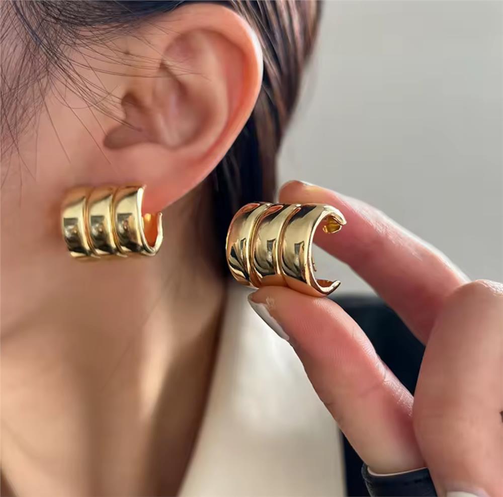 Gold Kalın Üçlü Halka Görünümlü Küpe