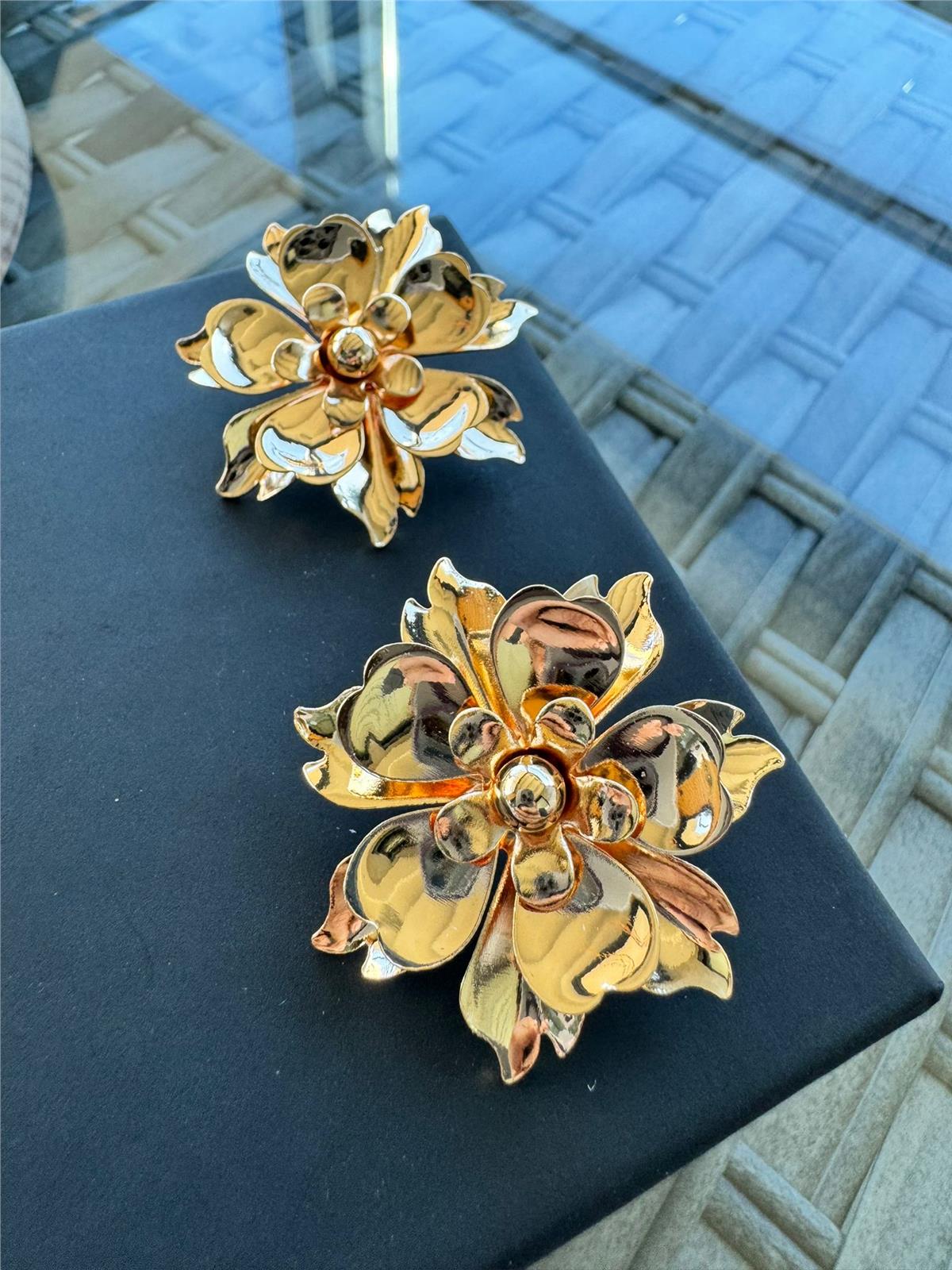 Gold Katmanlı Çiçek Küpe