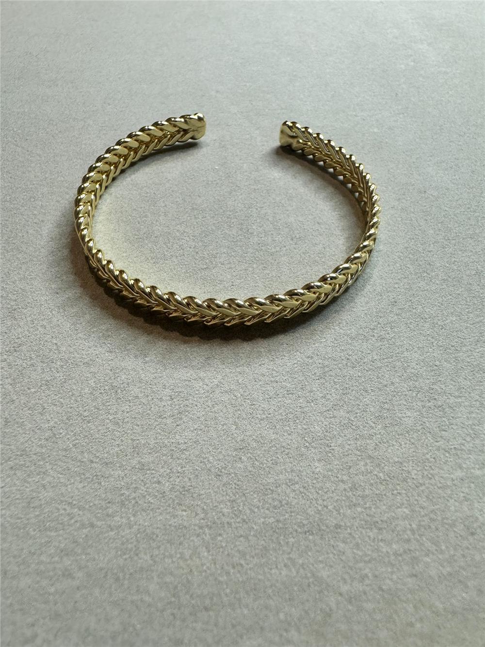 Gold Örgü Şekilli Kelepçe Bileklik