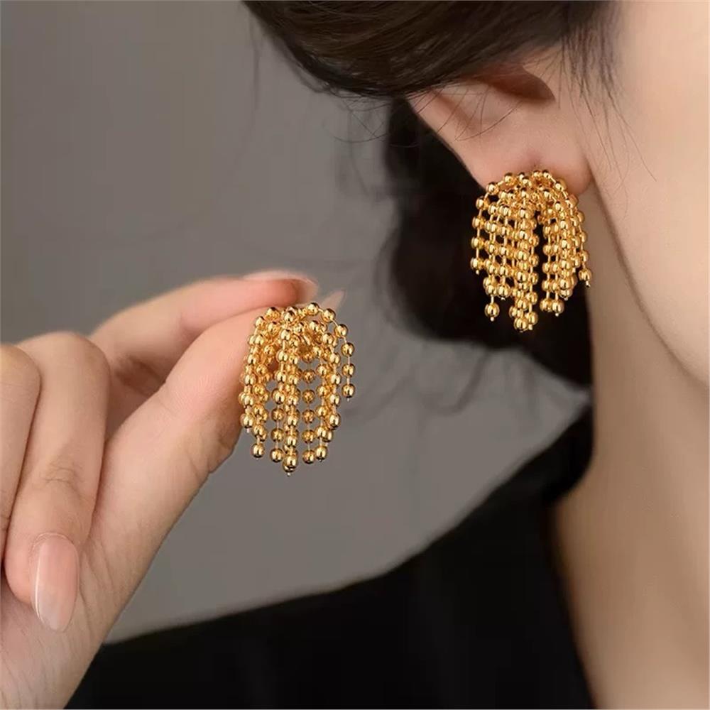 Gold Saçaklı Boncuk Zincirli Küpe