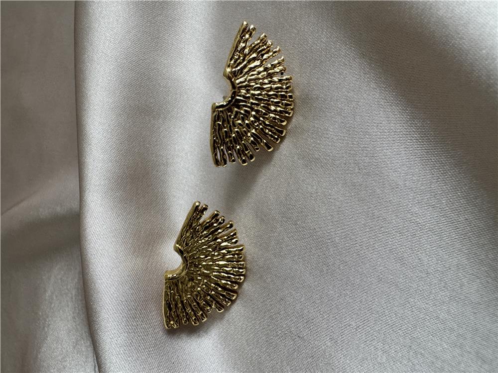 Gold Saçaklı Çelik Küpe