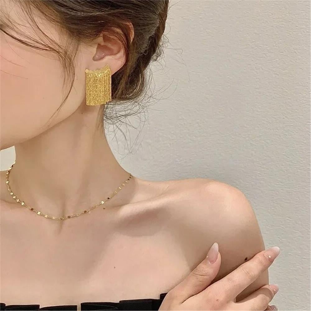 Gold Saçaklı Zincir Küpe